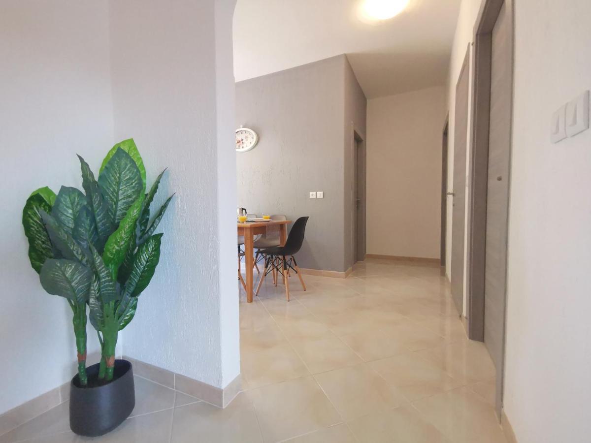 Apartment Pineta With Terrace & Park Wood View PUY Exterior foto