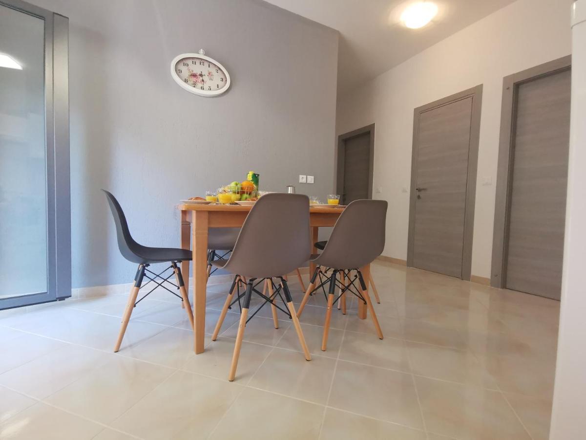 Apartment Pineta With Terrace & Park Wood View PUY Exterior foto