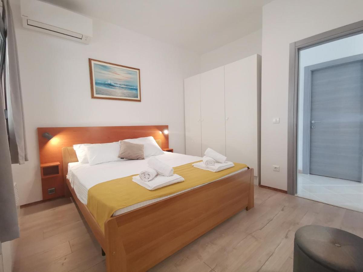 Apartment Pineta With Terrace & Park Wood View PUY Exterior foto