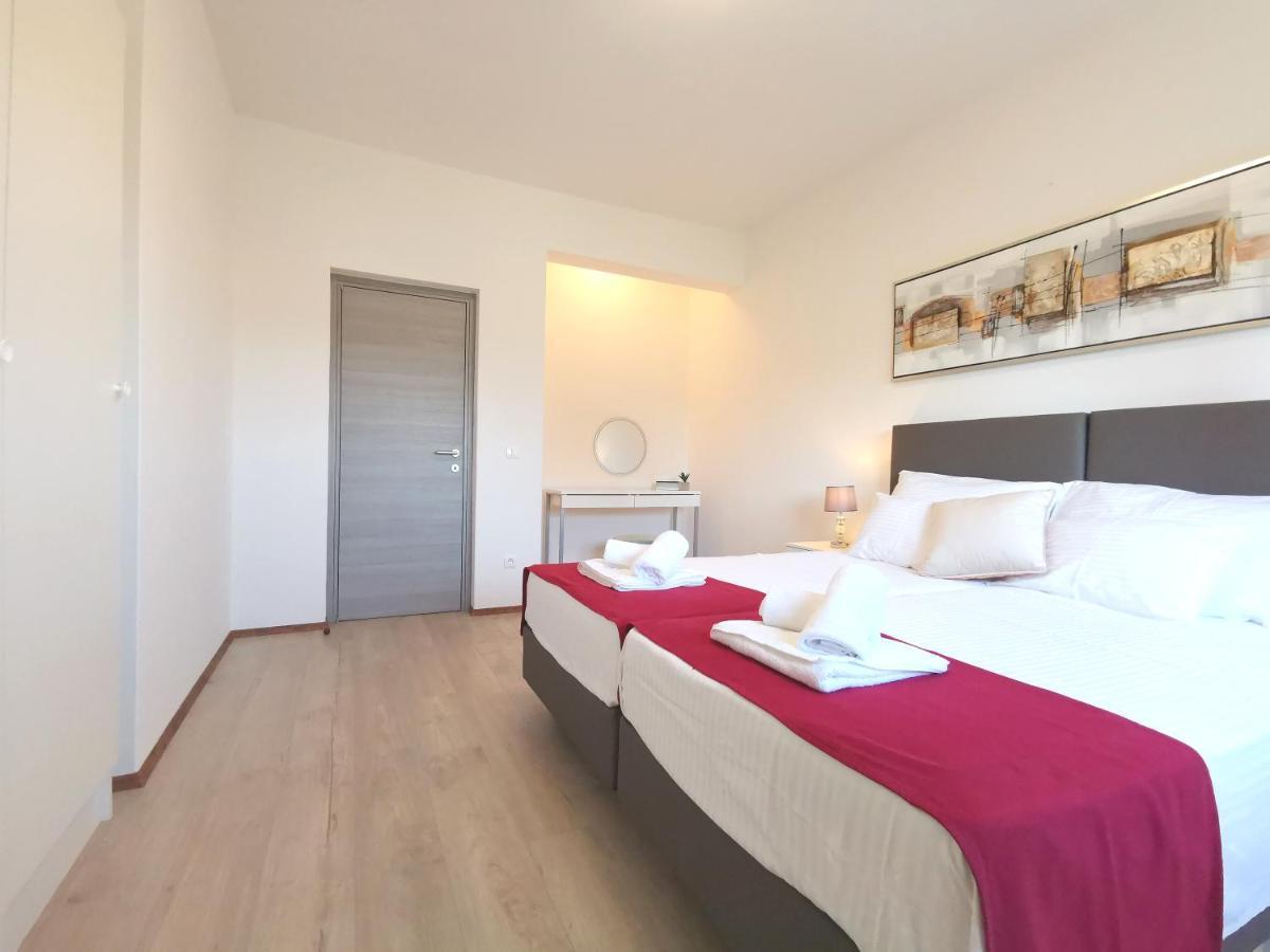 Apartment Pineta With Terrace & Park Wood View PUY Exterior foto