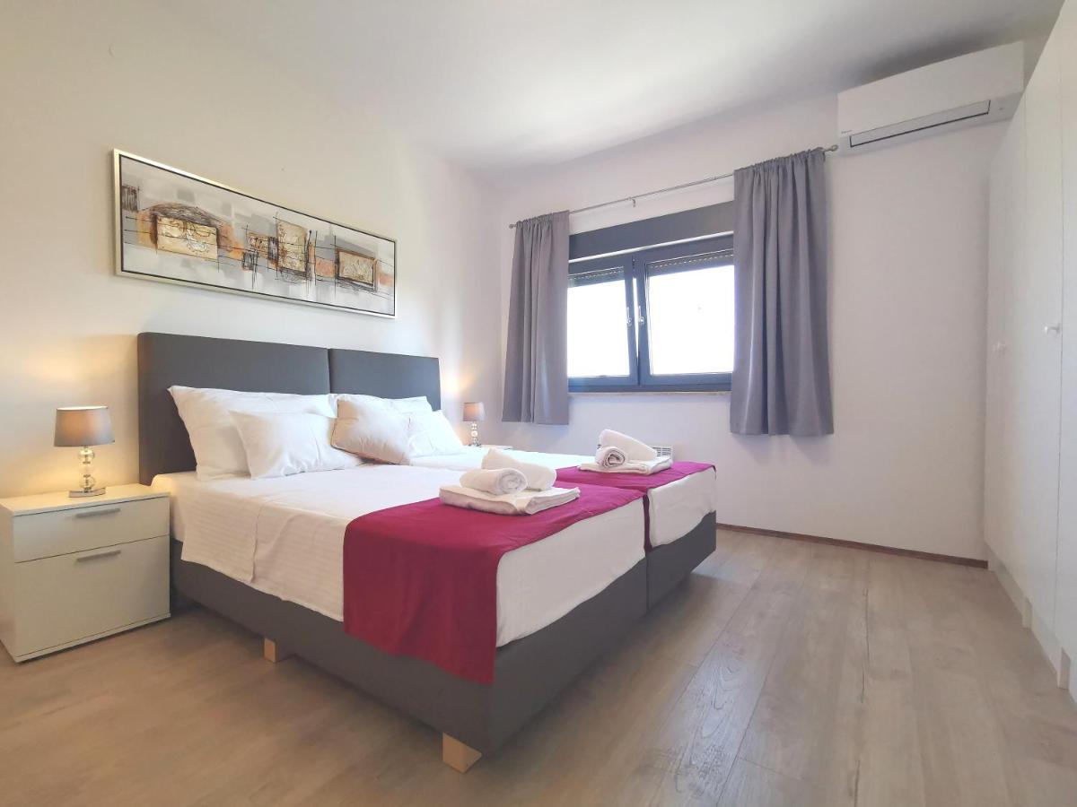 Apartment Pineta With Terrace & Park Wood View PUY Exterior foto