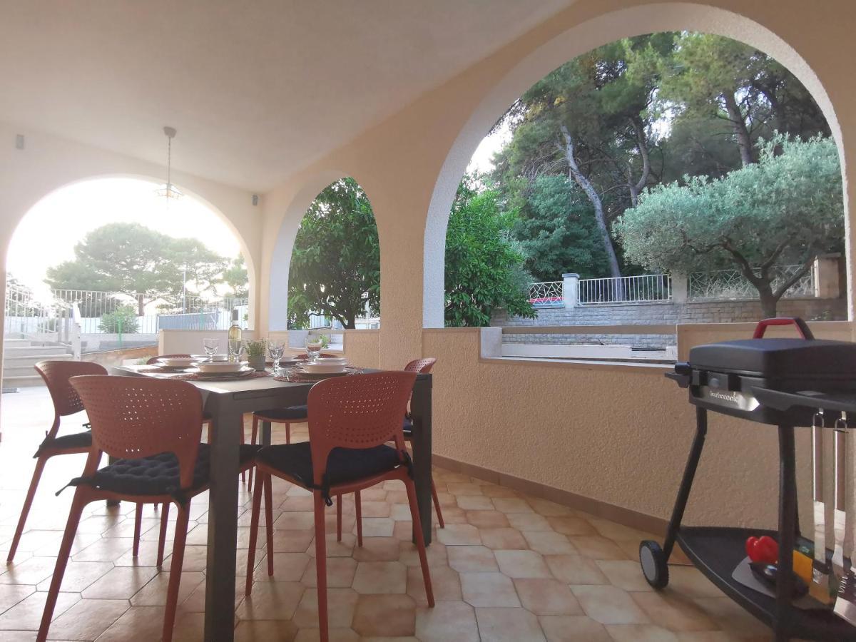 Apartment Pineta With Terrace & Park Wood View PUY Exterior foto